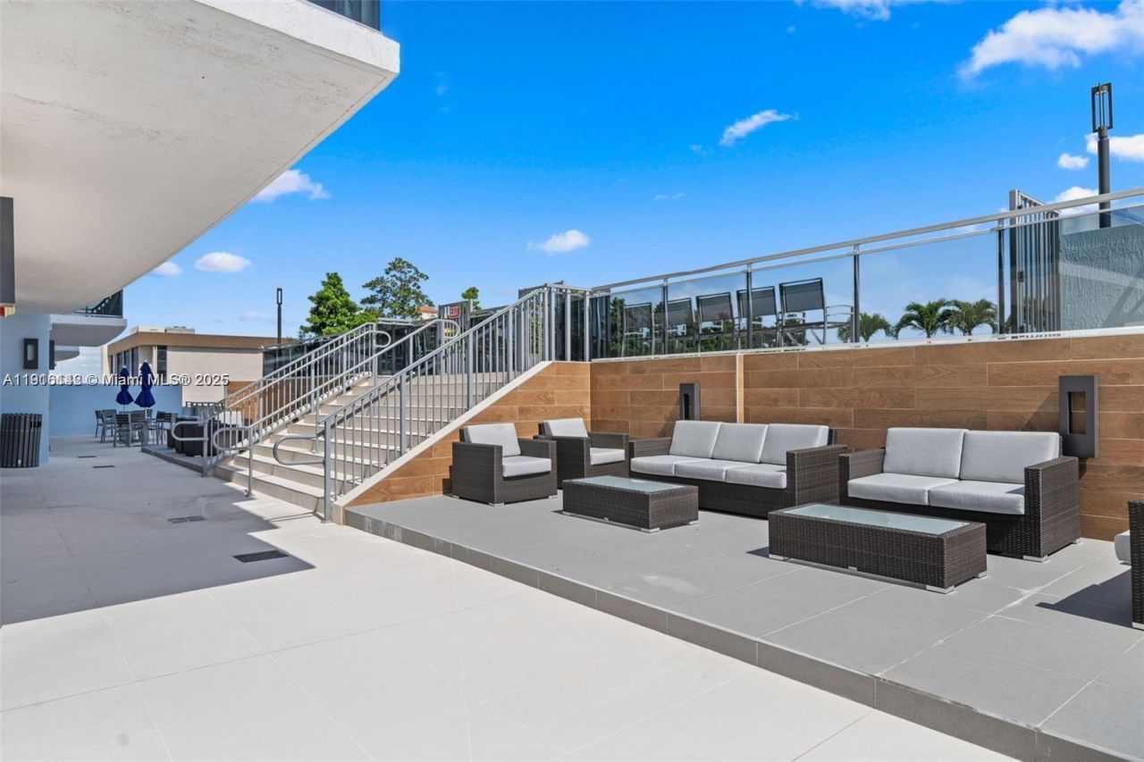 7901 Hispanola Ave, Unit 2010, North Bay Village, FL 33141 Photo