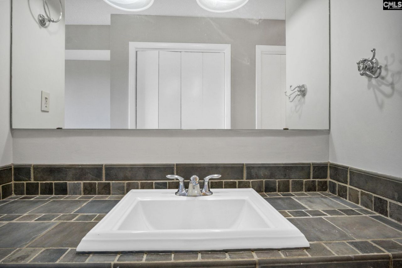 1825 Saint Julian Place Photo 18