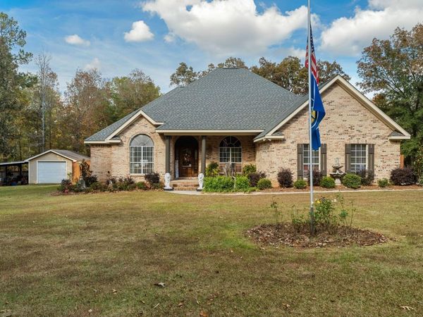 58 Pinedale Dr., Collins, MS 39428