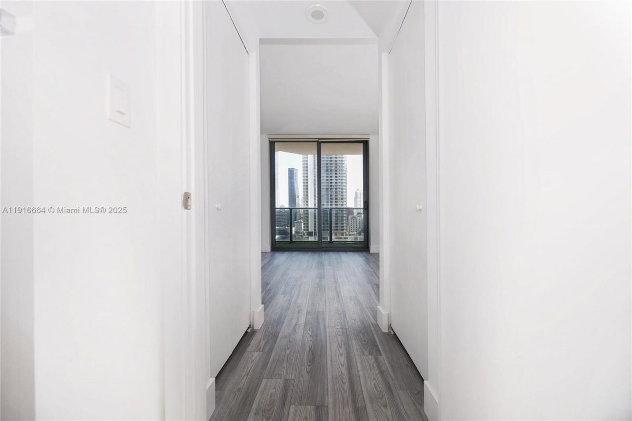 45 SW 9th St, Unit 1504, Miami, FL 33130 Photo