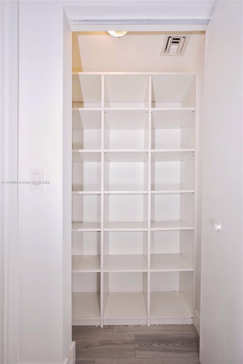 45 SW 9th St, Unit 1504, Miami, FL 33130 Photo