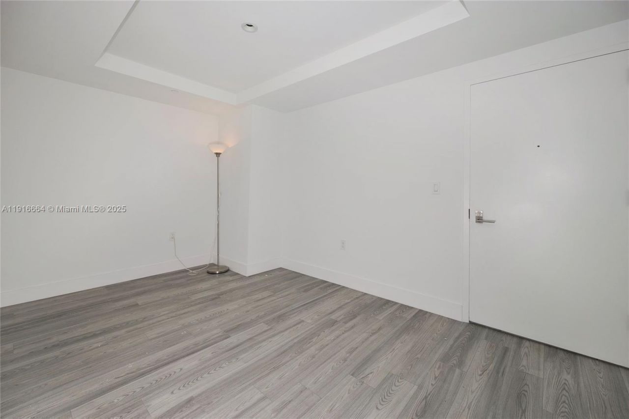 45 SW 9th St, Unit 1504, Miami, FL 33130 Photo