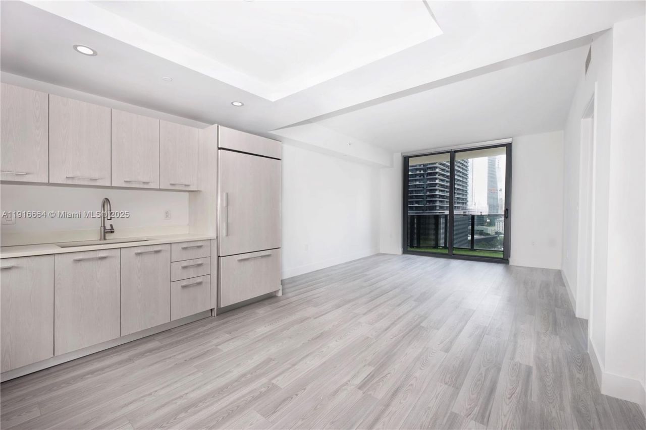 45 SW 9th St, Unit 1504, Miami, FL 33130 Photo