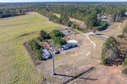 218 Clubhouse Circle photo 4