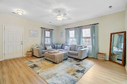 191 Larissa Drive photo 4