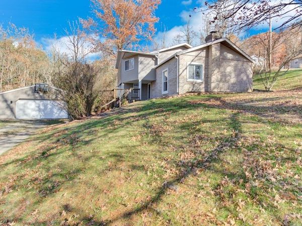 27 Delaware Trail, Malvern, OH 44644