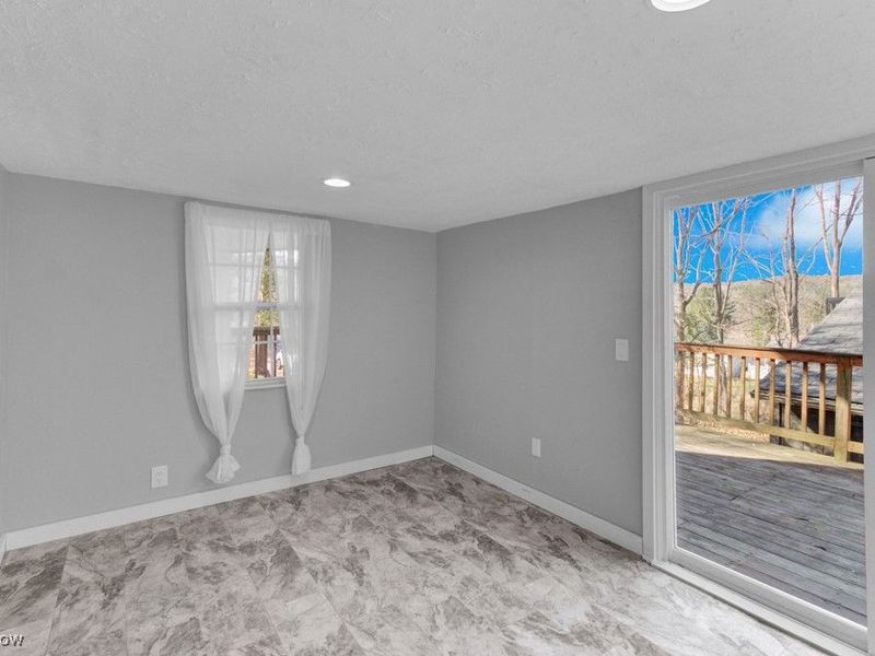 27 Delaware Trail, Malvern, OH 44644 Photo 13