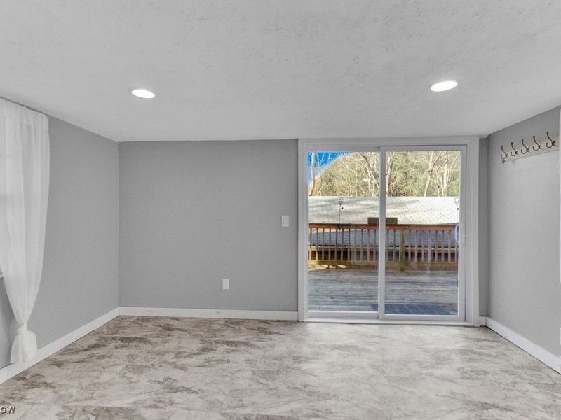 27 Delaware Trail, Malvern, OH 44644 Photo 14