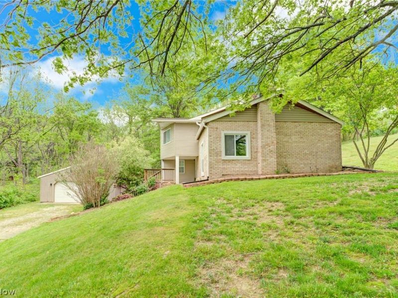 27 Delaware Trail, Malvern, OH 44644 Photo 32
