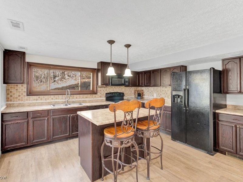 27 Delaware Trail, Malvern, OH 44644 Photo 4