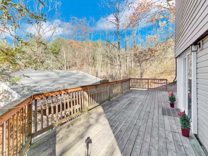 27 Delaware Trail, Malvern, OH 44644 Photo 4