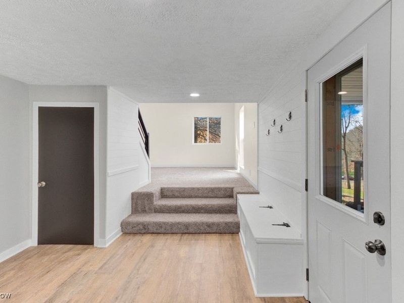 27 Delaware Trail, Malvern, OH 44644 Photo 6