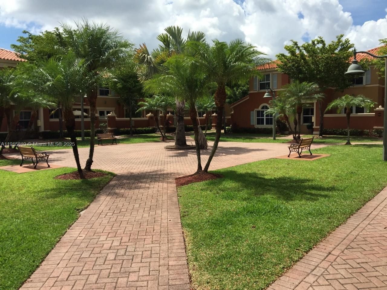 6141 NW 115th Pl, Unit 357, Doral, FL 33178 Photo