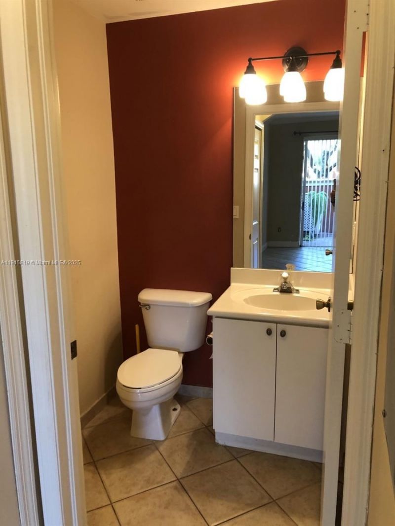 6141 NW 115th Pl, Unit 357, Doral, FL 33178 Photo