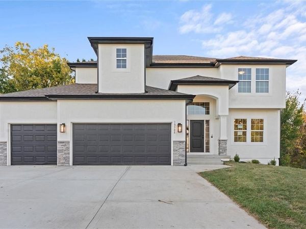 9916 N Manning Avenue, Kansas City, MO 64157