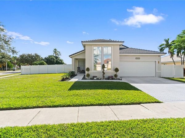 16120 SW 11th St, Pembroke Pines, FL 33027