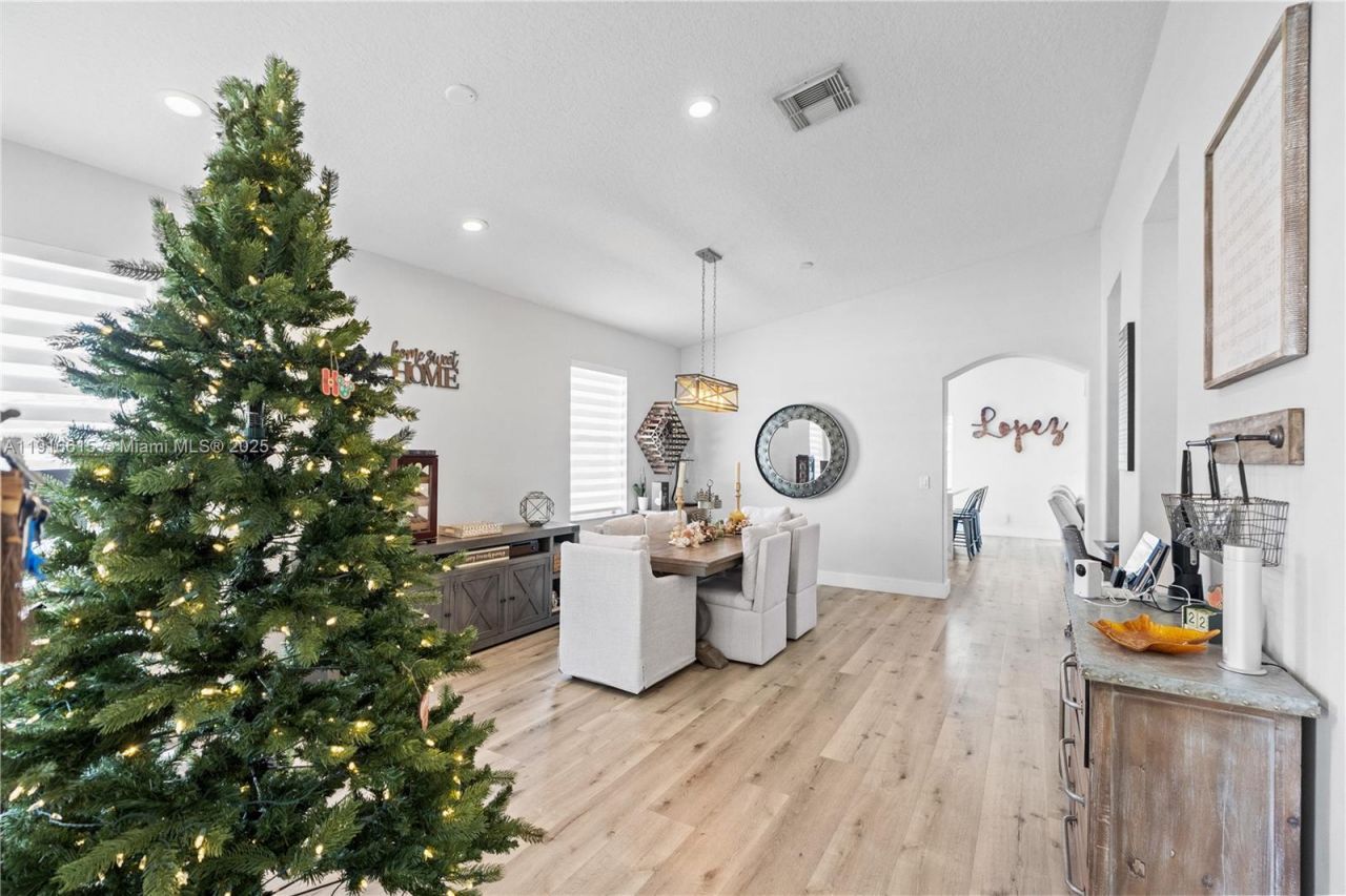 16120 SW 11th St, Pembroke Pines, FL 33027 Photo