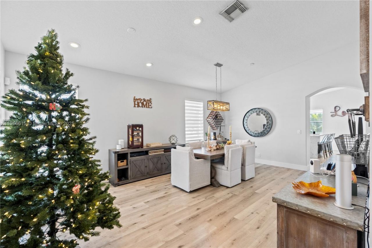 16120 SW 11th St, Pembroke Pines, FL 33027 Photo