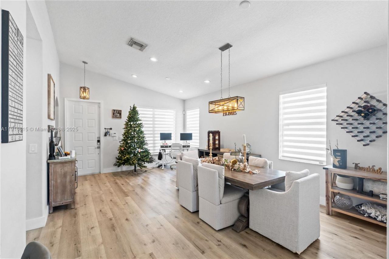 16120 SW 11th St, Pembroke Pines, FL 33027 Photo