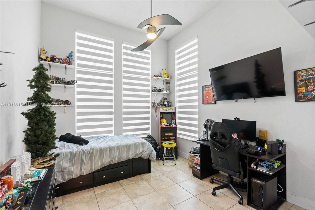 16120 SW 11th St, Pembroke Pines, FL 33027 Photo