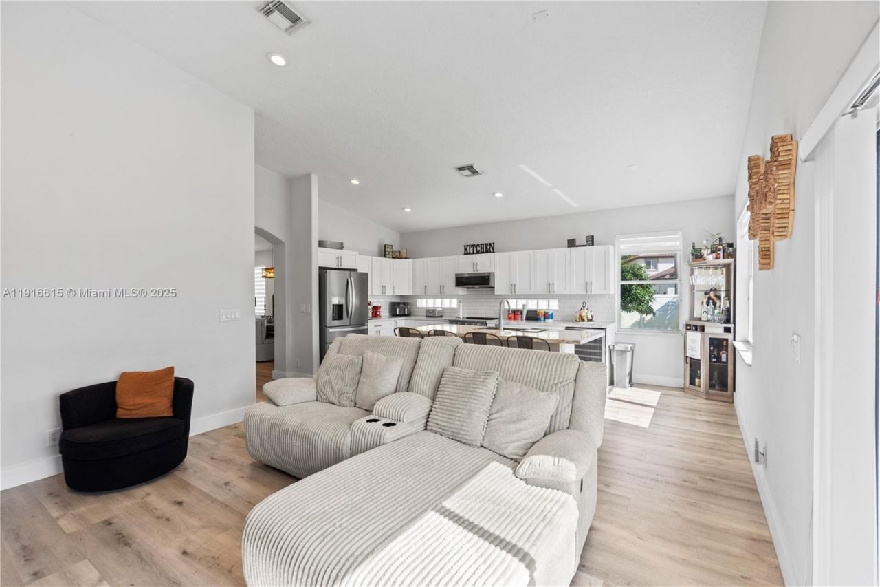 16120 SW 11th St, Pembroke Pines, FL 33027 Photo