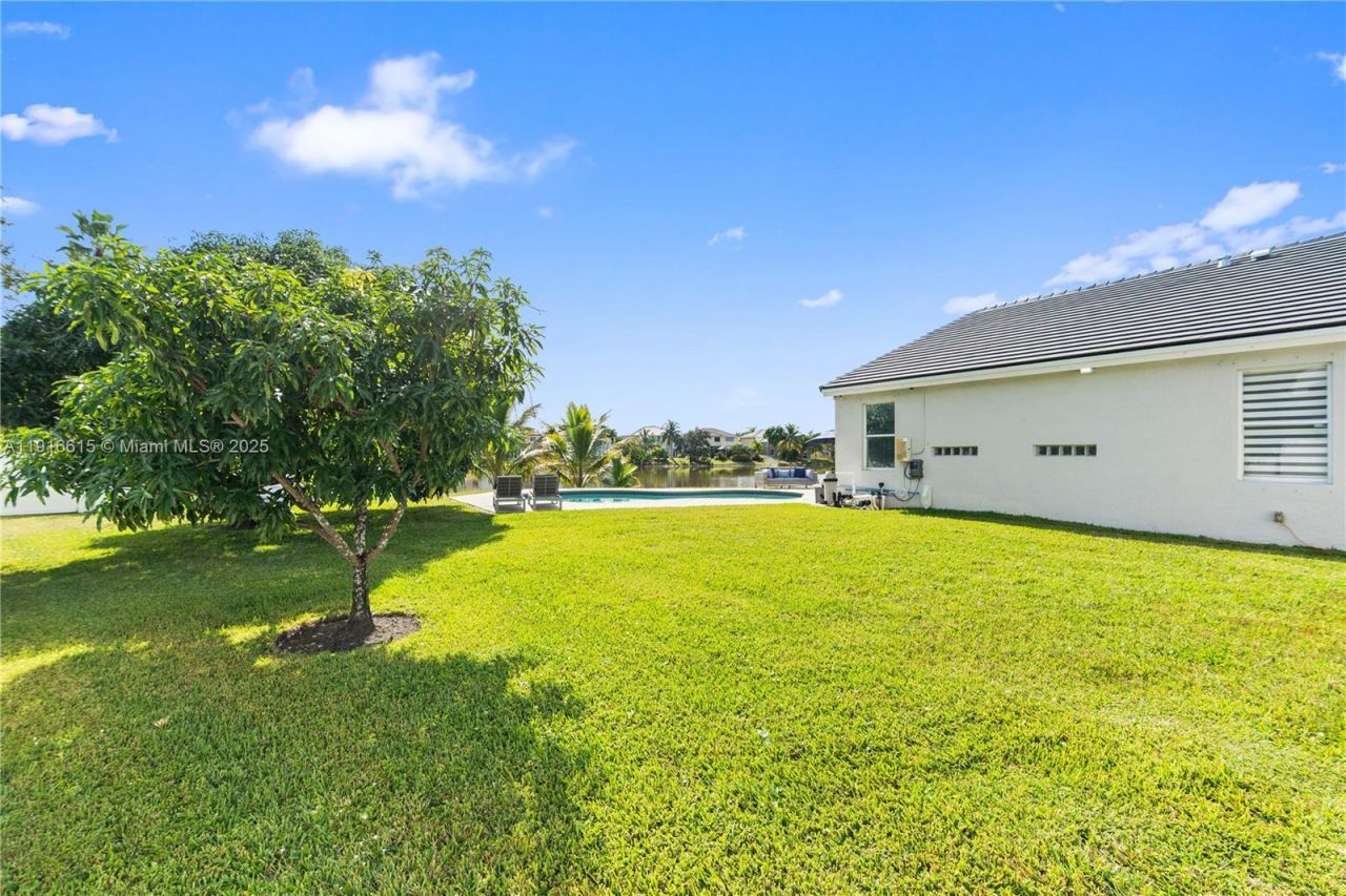 16120 SW 11th St, Pembroke Pines, FL 33027 Photo