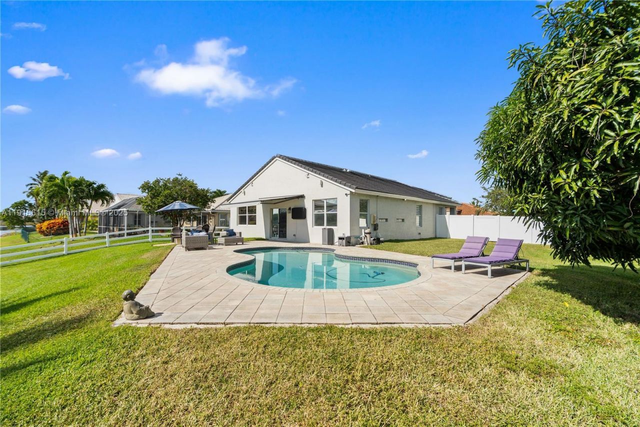 16120 SW 11th St, Pembroke Pines, FL 33027 Photo