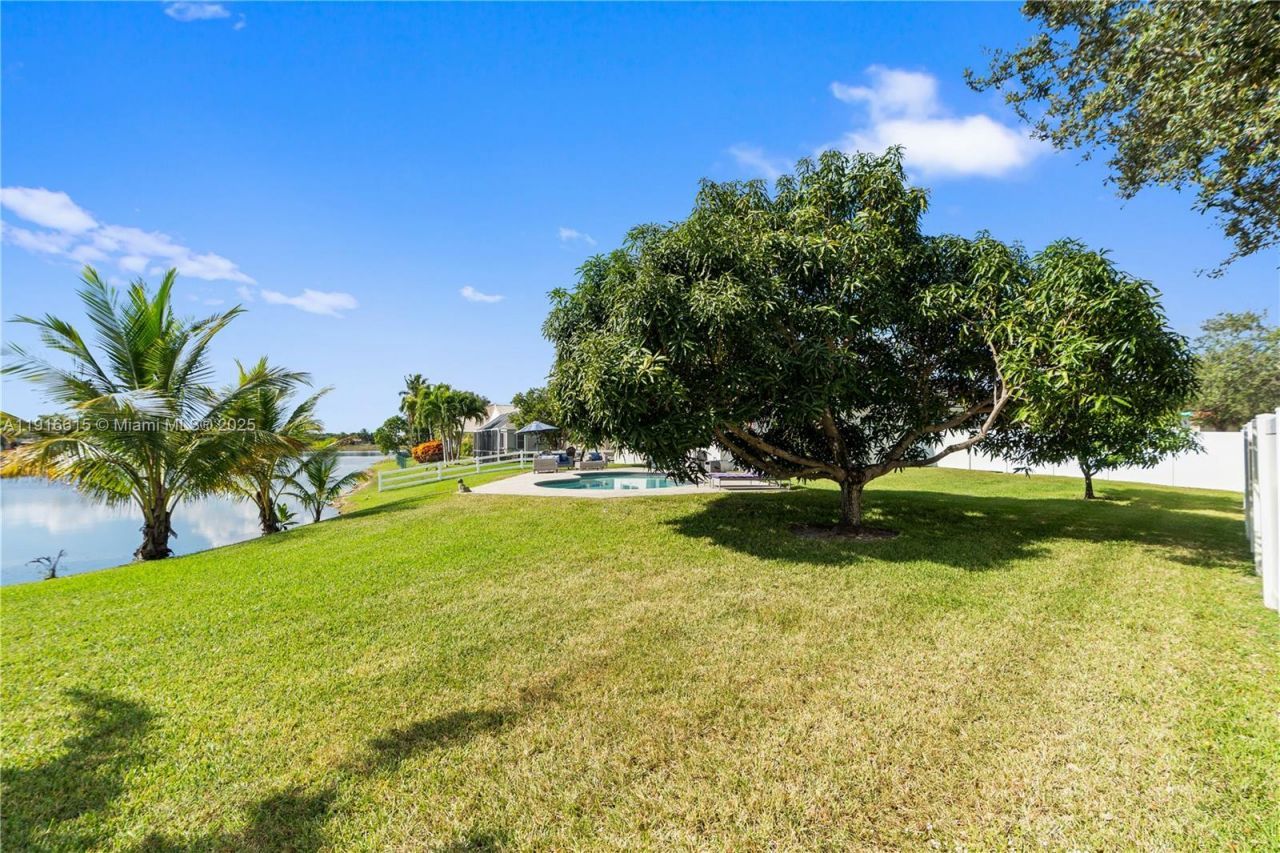 16120 SW 11th St, Pembroke Pines, FL 33027 Photo