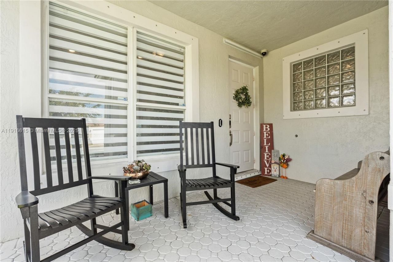 16120 SW 11th St, Pembroke Pines, FL 33027 Photo