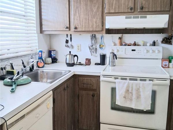 8590 Sunrise Lakes Blvd, Unit 310, Sunrise, FL 33322