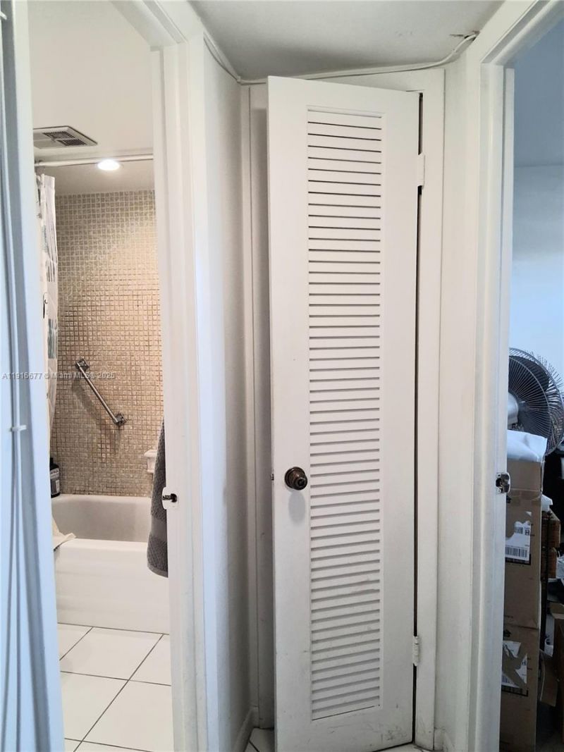 8590 Sunrise Lakes Blvd, Unit 310, Sunrise, FL 33322 Photo