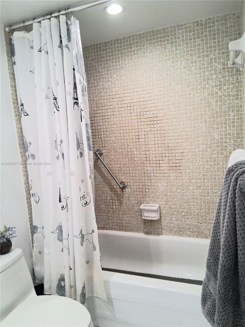 8590 Sunrise Lakes Blvd, Unit 310, Sunrise, FL 33322 Photo