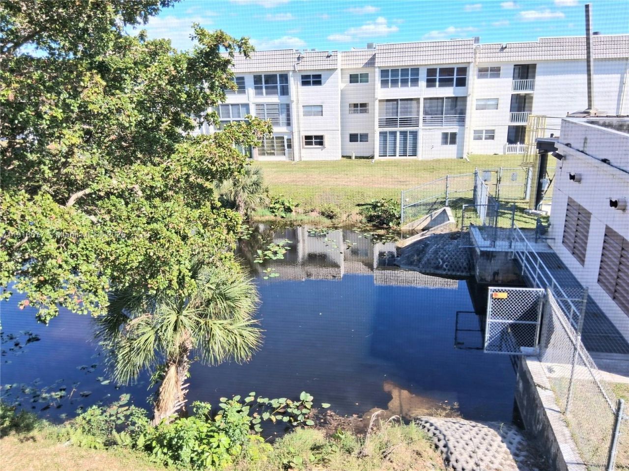 8590 Sunrise Lakes Blvd, Unit 310, Sunrise, FL 33322 Photo