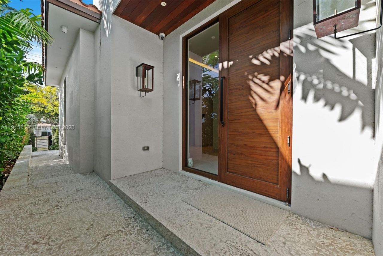 5831 Alton Rd, Miami Beach, FL 33140 Photo