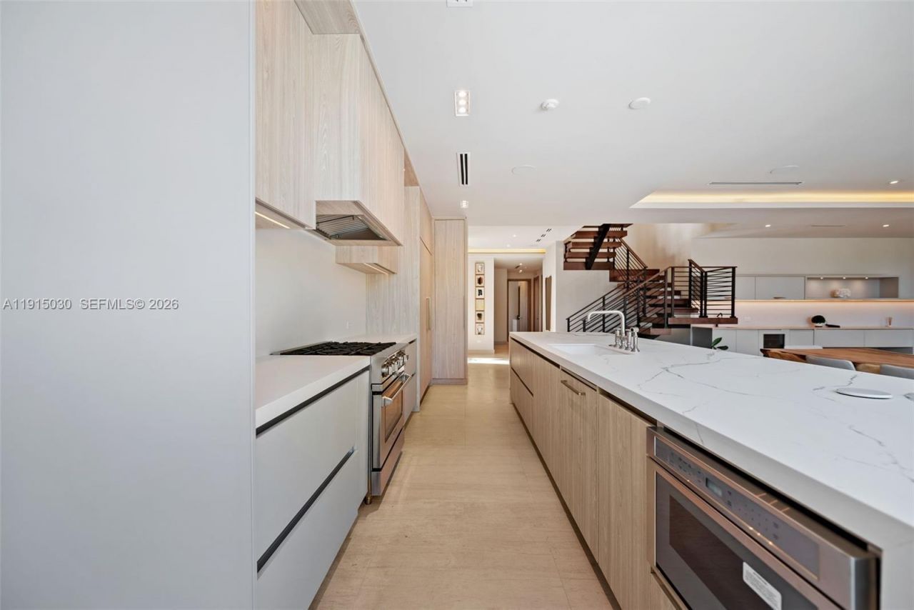 5831 Alton Rd, Miami Beach, FL 33140 Photo