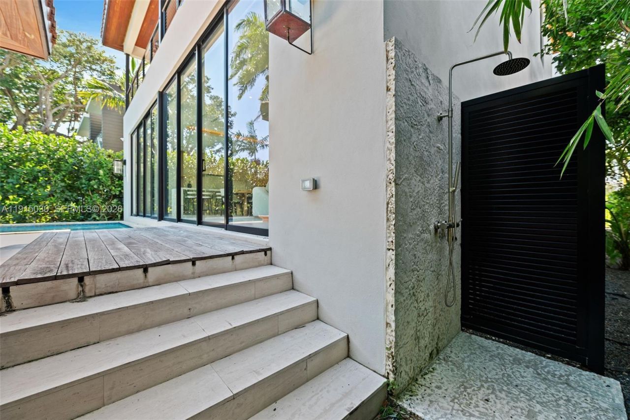 5831 Alton Rd, Miami Beach, FL 33140 Photo