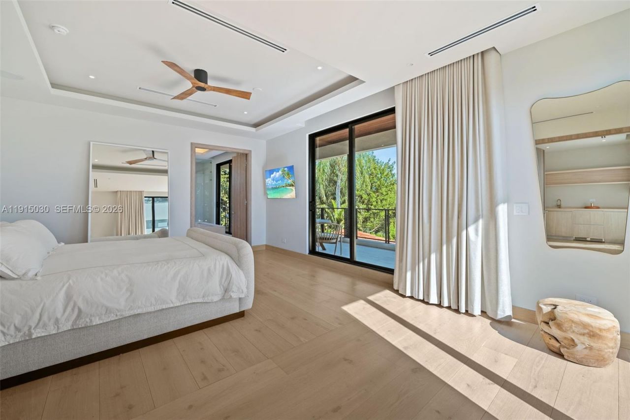 5831 Alton Rd, Miami Beach, FL 33140 Photo