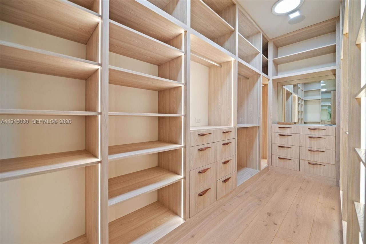 5831 Alton Rd, Miami Beach, FL 33140 Photo