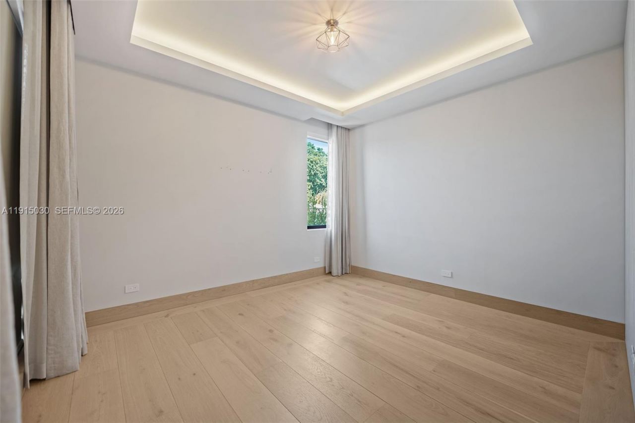 5831 Alton Rd, Miami Beach, FL 33140 Photo