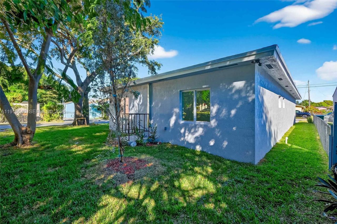 1346 NW 44th St, Miami, FL 33142 Photo