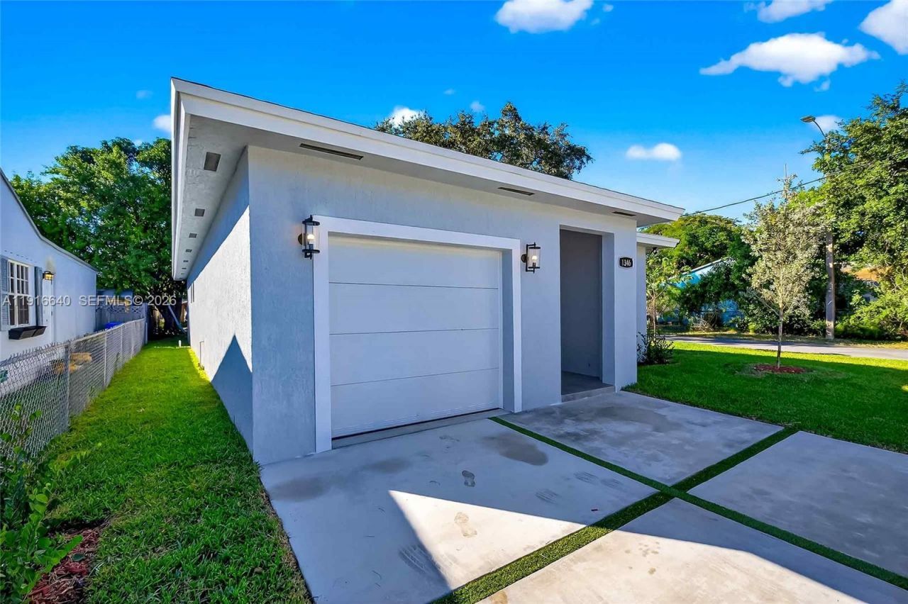 1346 NW 44th St, Miami, FL 33142 Photo