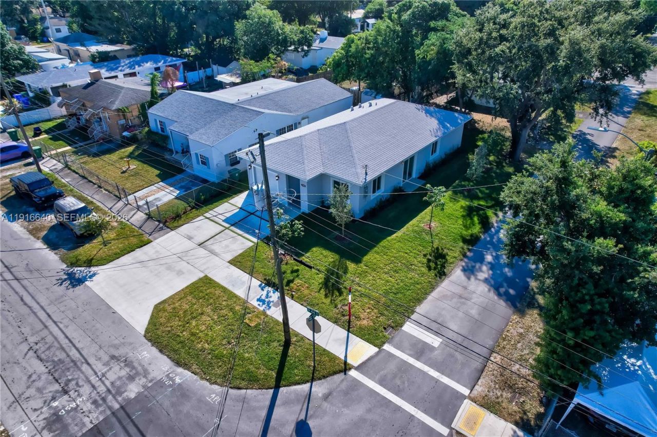 1346 NW 44th St, Miami, FL 33142 Photo