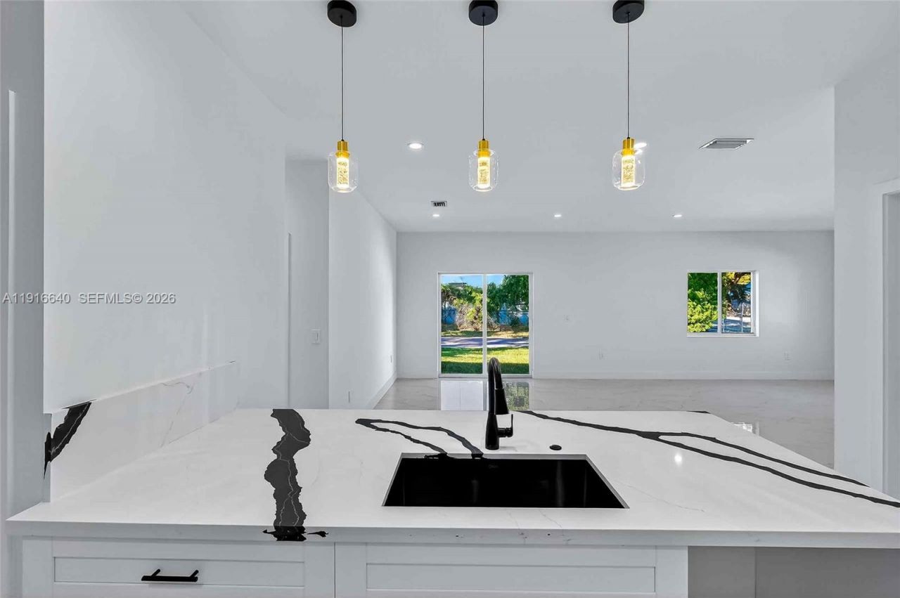 1346 NW 44th St, Miami, FL 33142 Photo