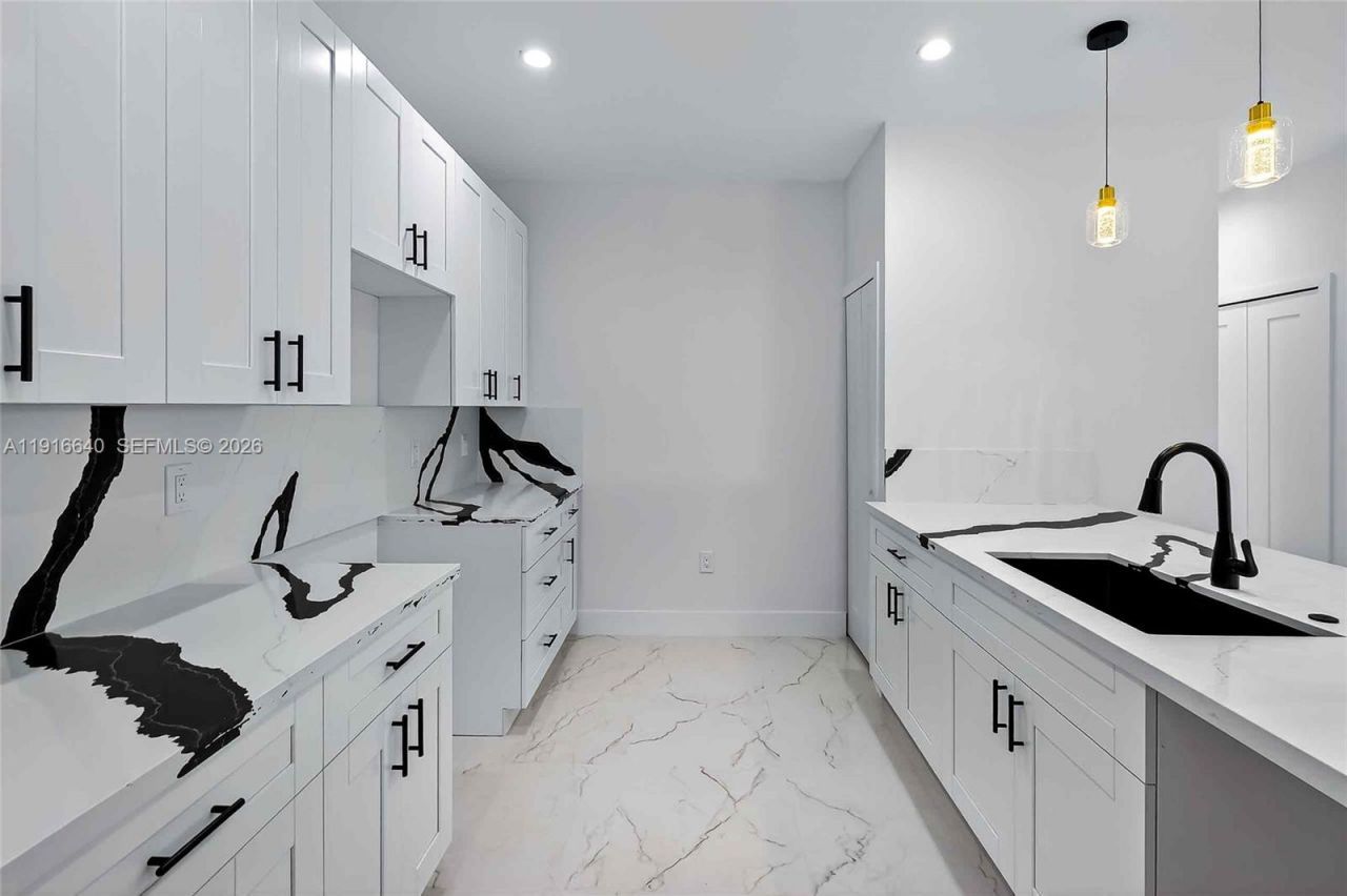 1346 NW 44th St, Miami, FL 33142 Photo