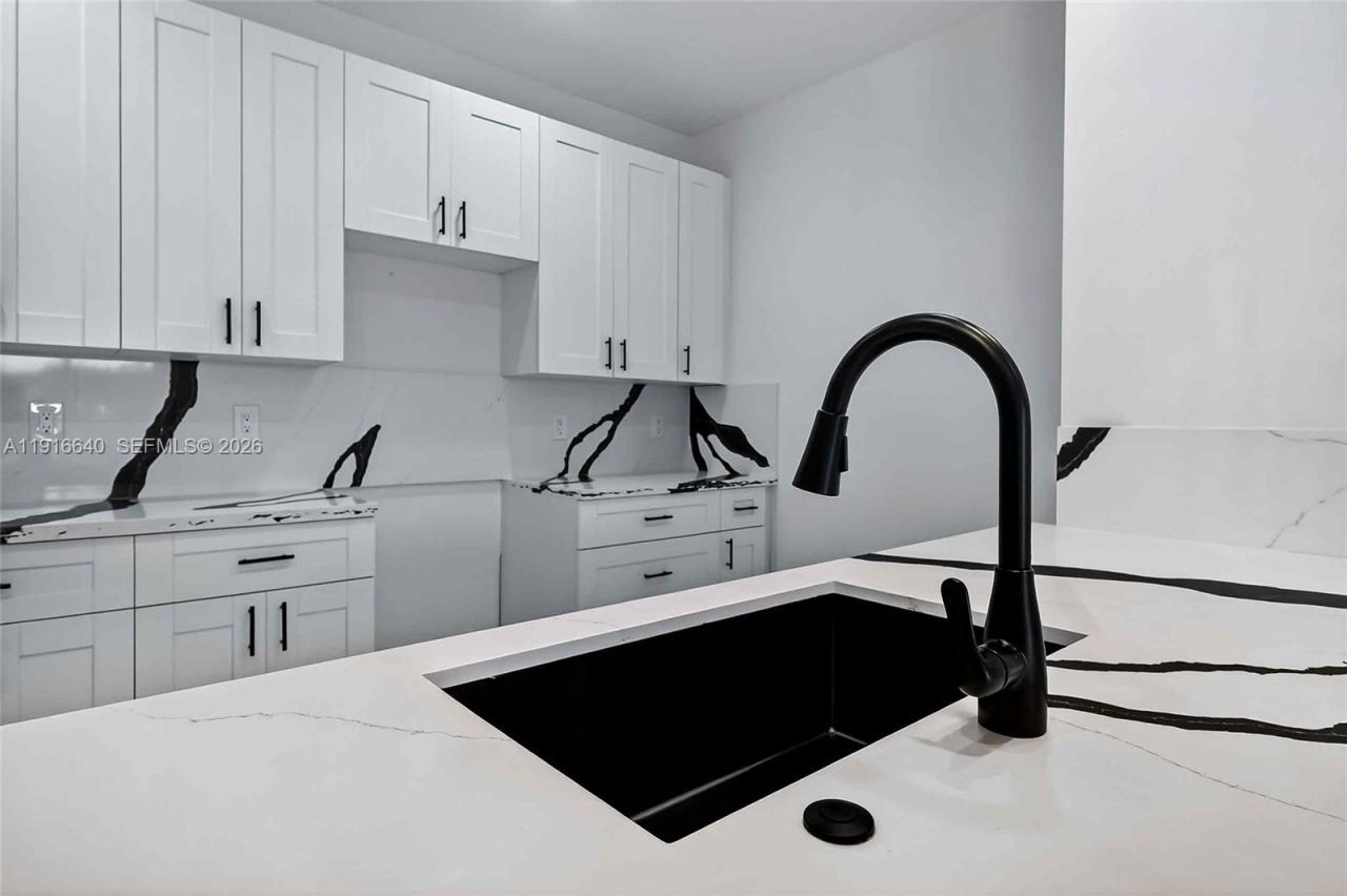 1346 NW 44th St, Miami, FL 33142 Photo