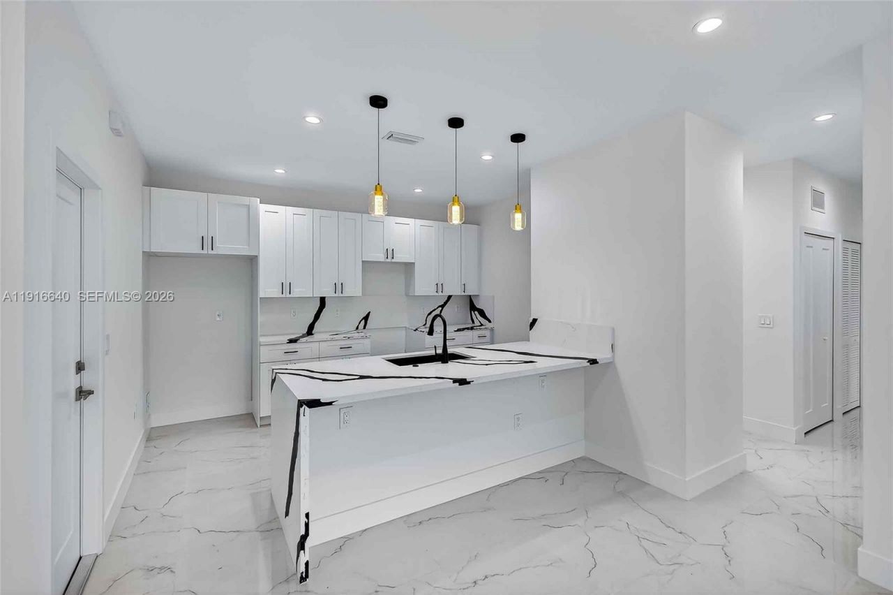 1346 NW 44th St, Miami, FL 33142 Photo