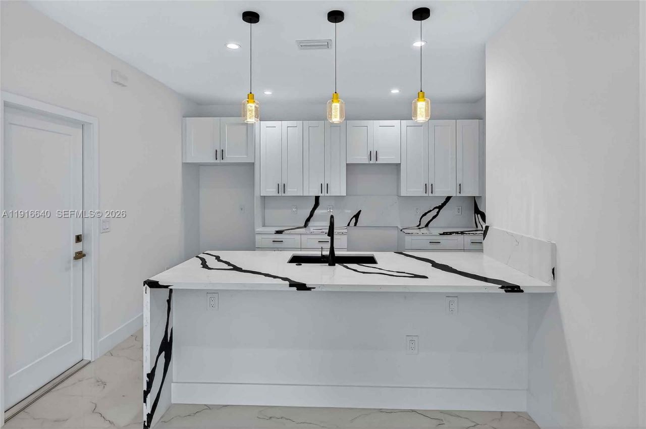 1346 NW 44th St, Miami, FL 33142 Photo