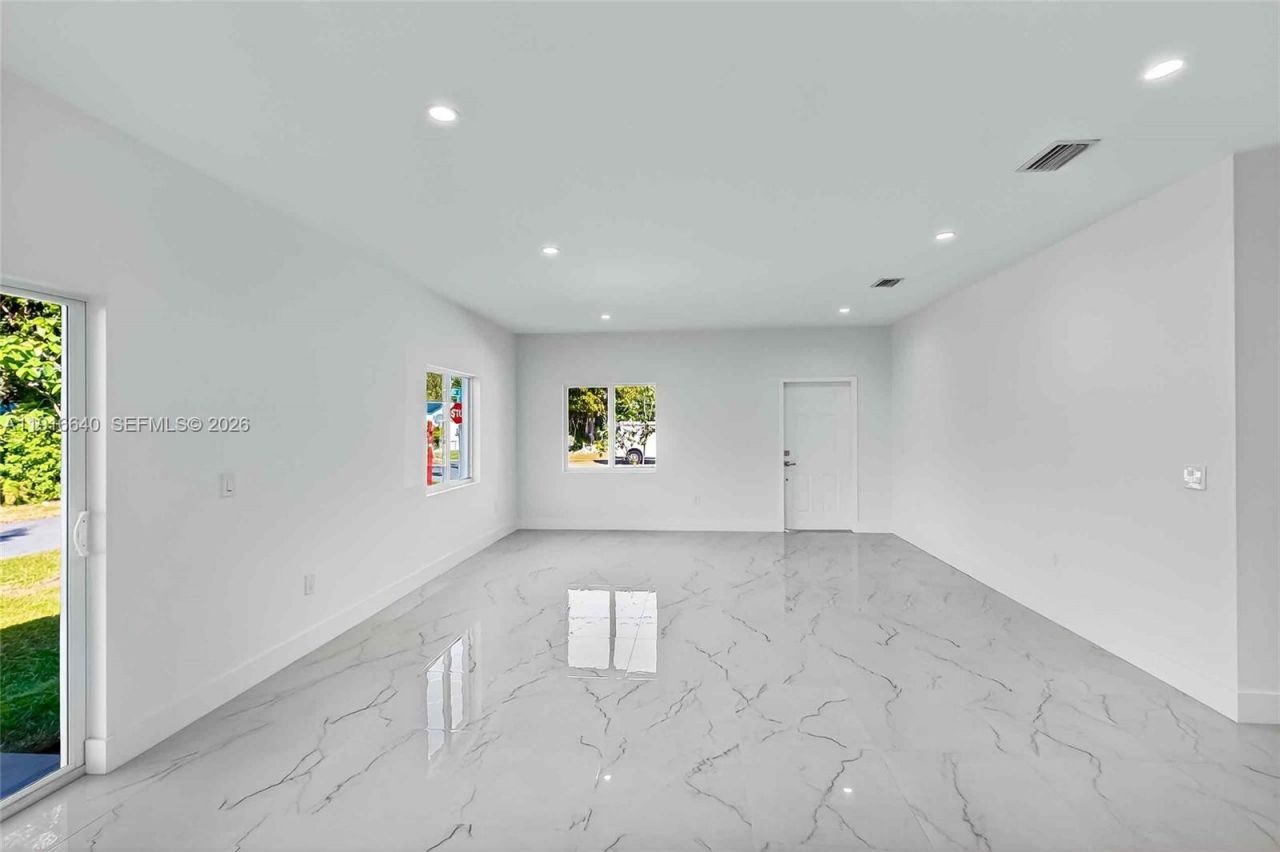 1346 NW 44th St, Miami, FL 33142 Photo