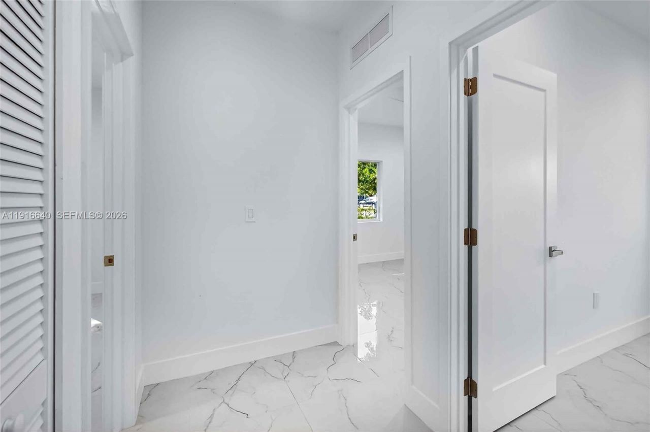 1346 NW 44th St, Miami, FL 33142 Photo