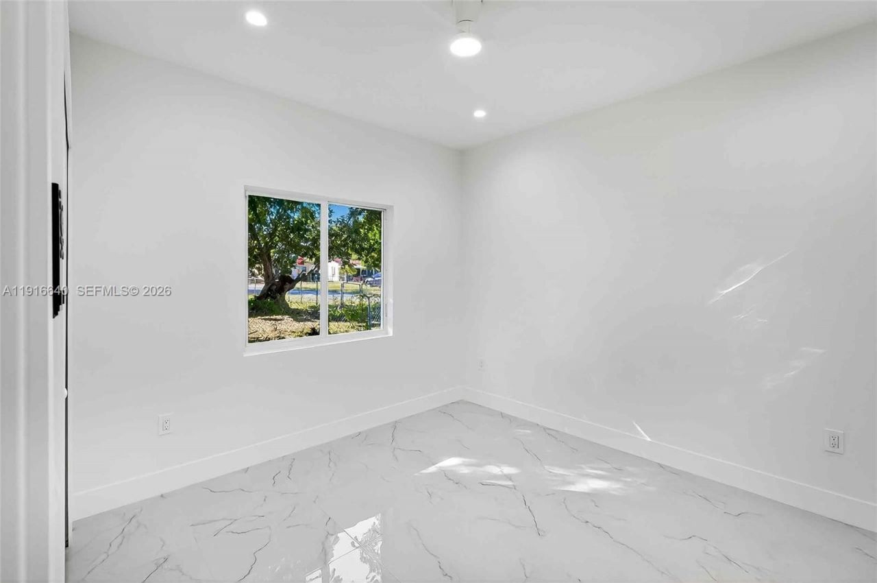 1346 NW 44th St, Miami, FL 33142 Photo